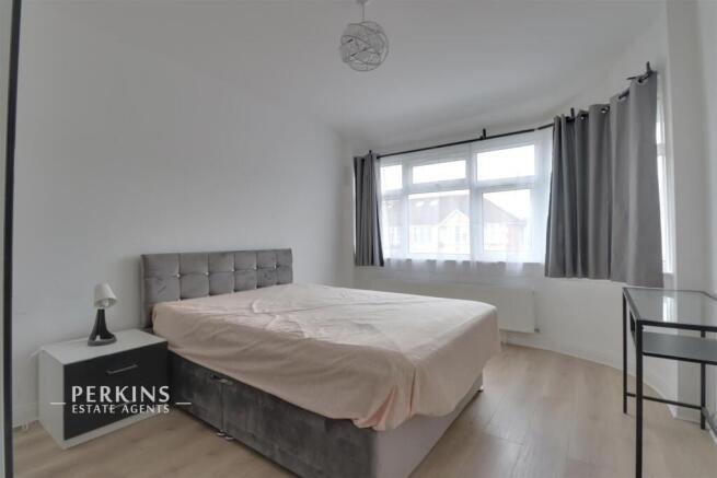 bed 1.jpg