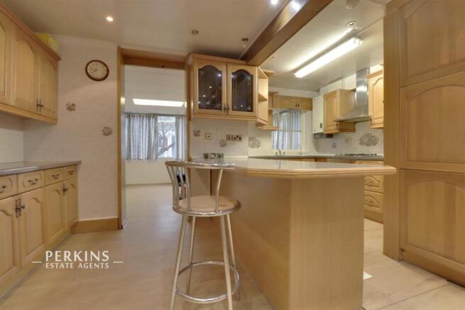KITCHEN 1.jpg