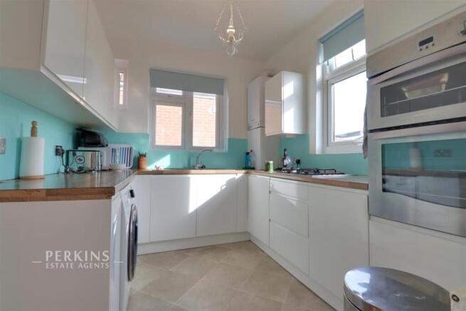 KITCHEN 1.jpg