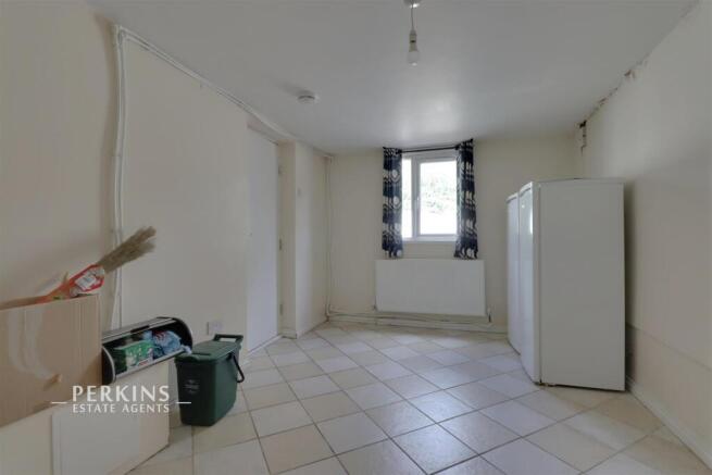 BEDROOM 4.jpg
