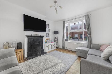 Winchcombe Road, Carshalton