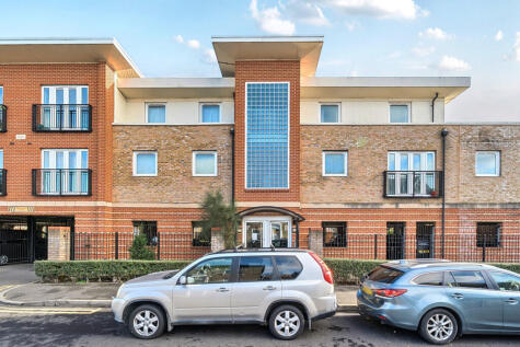 Uxbridge Road, Uxbridge, UB10 0