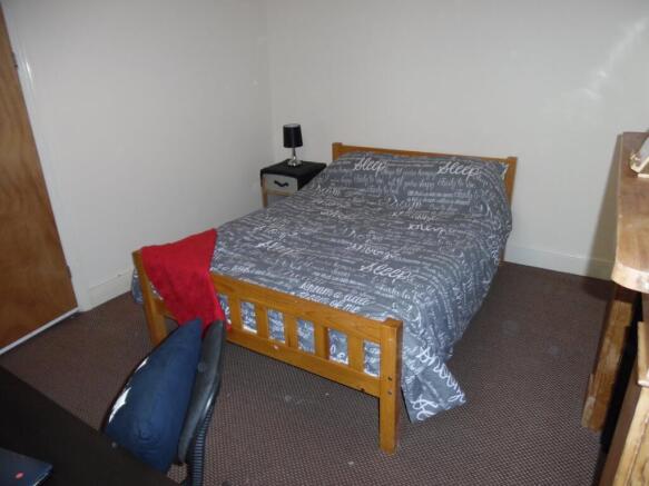 ROOMS IN 7 BED SHARED STUDENT HOUSE AVAILABLE AUG