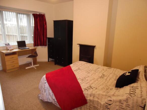 BEAUTIFUL 4 BED STUDENT HOUSE