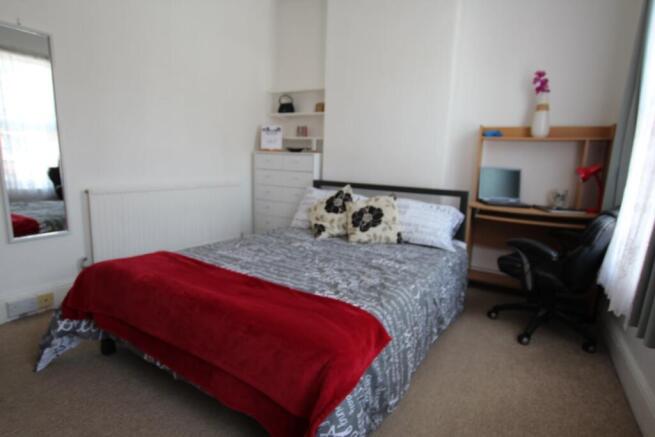 SHARED STUDENT ACCOMMODATION AVAILIABLE FROM AUGU