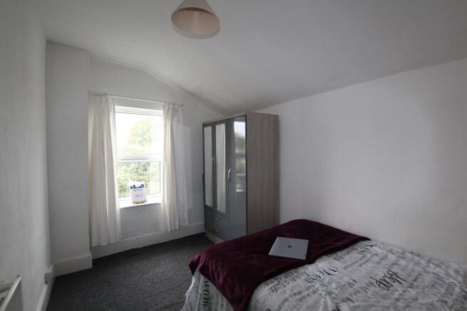 1 ROOM AVAILABLE NOW - Shared Student Accommodati