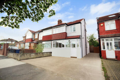 Perivale - 4 bedroom end of terrace house