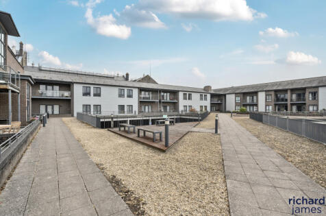 Fire Fly Avenue, Swindon, SN2