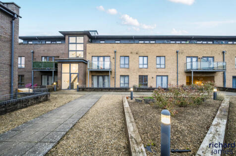 Fire Fly Avenue, Swindon, SN2