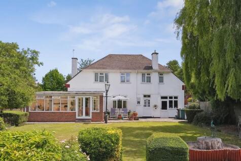 Brighton Road, Sutton, SM2