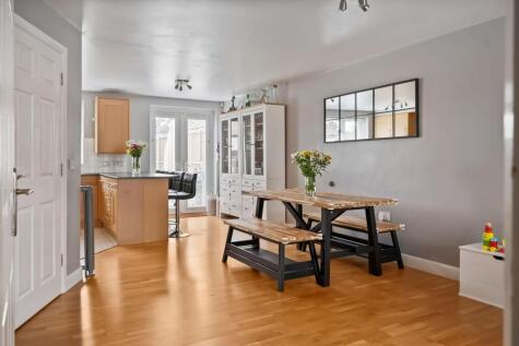 Henley Avenue, Cheam, SM3