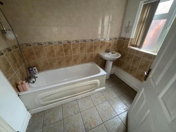 Downstairs Bathroom 