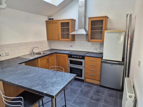 62 High Street F3 kitchen (1).jpg
