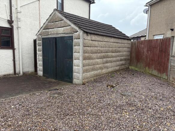 GARAGE SIDE.jpg