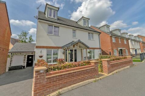 Bletchley - 5 bedroom town house for sale