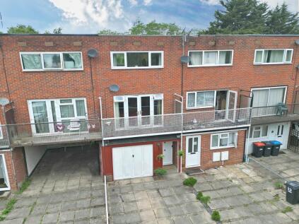 Waterside, Peartree Bridge, MK6