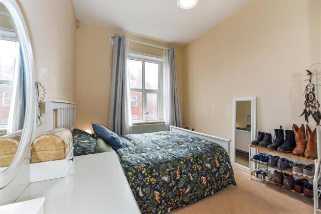 Bedroom 1.jpg