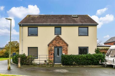 Angus Way, Waterlooville