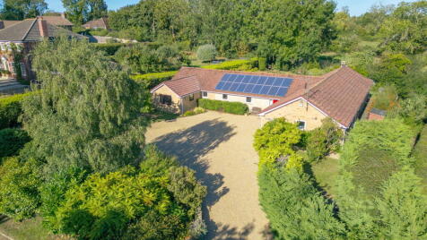 Crown Hill in Ropsley, Grantham