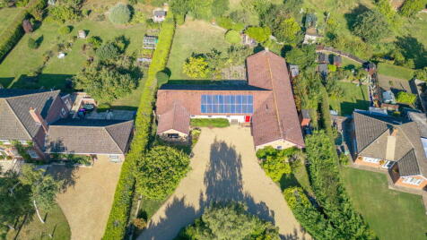 Crown Hill in Ropsley, Grantham