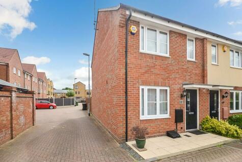 Dunstable - 2 bedroom end of terrace house for sale