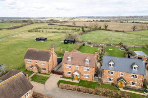 Lacemakers Close, East Claydon, Buckinghamshire, MK18 2FA