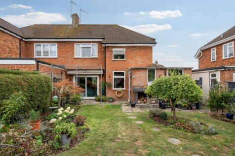 Meadow Close, Tring, Hertfordshire