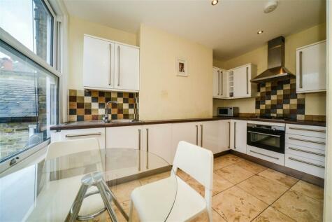 Oval - 2 bedroom flat for sale
