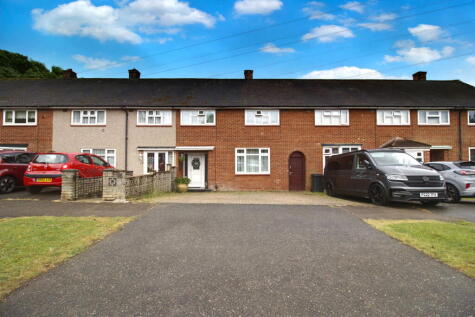 Tring Close, Romford, RM3 9ER
