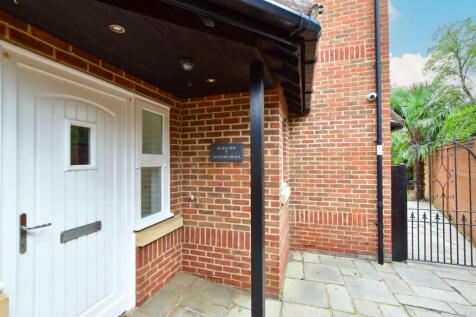 Watford Heath, Watford, Hertfordshire, WD19 4EU