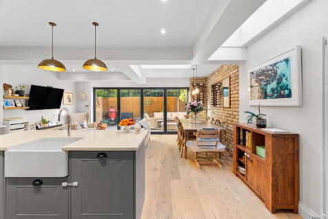 Hatfield Road, Northfields, London