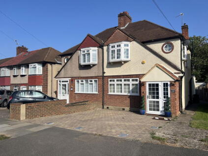 Hillcross Avenue, Morden, SM4