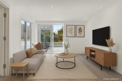 Rosslyn, Hammers Lane, Mill Hill, NW7