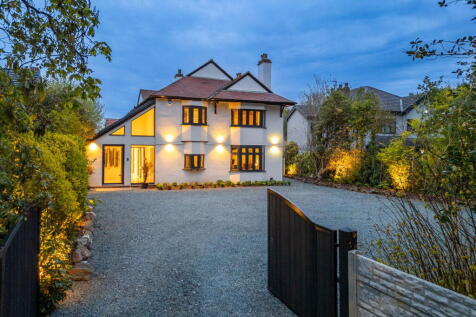 Brooklands Road, Sale, M33