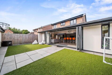 Castlerigg Drive, Burnley, Lancashire, BB12 8AT