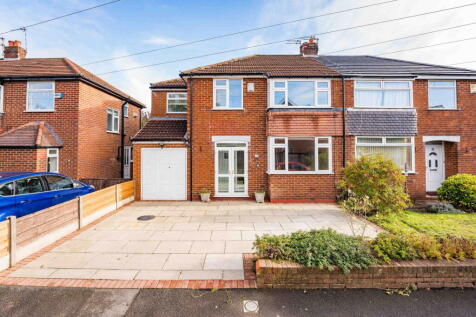 Wenlock Road, Sale, M33