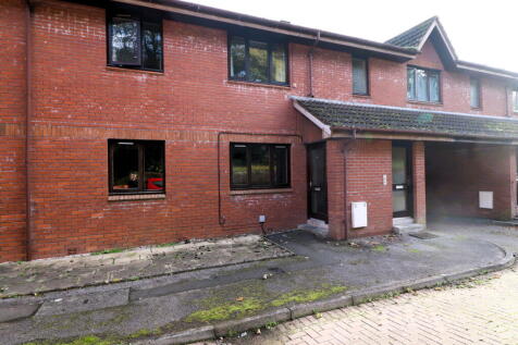 Kirkpatrick Court, Dumfries, DG2 7DE