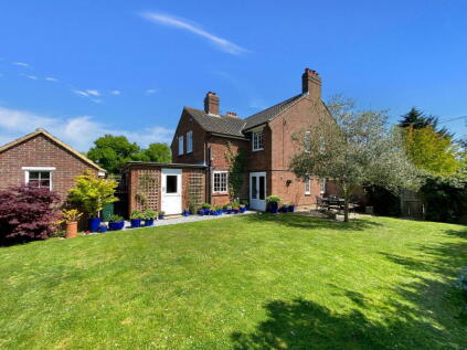 Bethersden Road, Smarden, Ashford, Kent, TN27 8QT