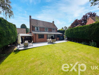 Extended 4 Bedroom Detached Home On A Sought After Development