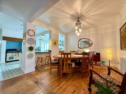 Stunning Semi Detached Home Full Of Character In A Prestigious Road In Upper Gillingham