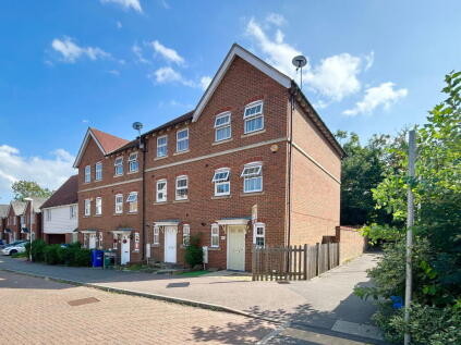 CHAIN FREE! Easton Drive, Sittingbourne, ME10 3FE