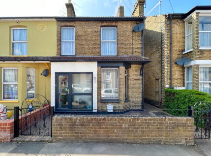 CHAIN FREE! Park Road, Sittingbourne, ME10 1EP