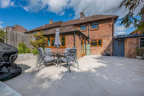 Bracken Close, Crowborough, TN6 2EJ