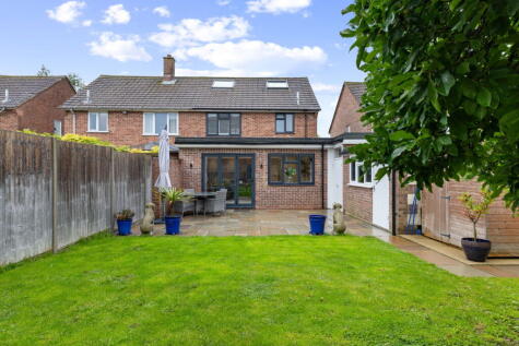 Glebe Road, Buriton, Petersfield, GU31 5SD