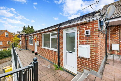 East Grinstead Road, Lingfield, RH7 6EP