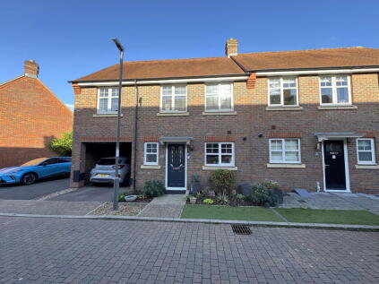 Walnut Tree Close, Winslow