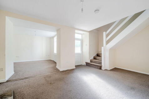 Laburnum Row, Callington, PL17