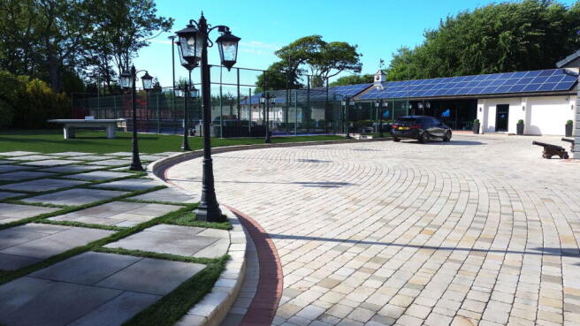 Photo 3