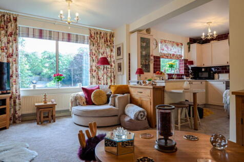 Southward Lane, Langland, Swansea, SA3 4QS