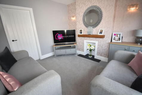 High Street, Wollaston, Stourbridge, DY8 4PF